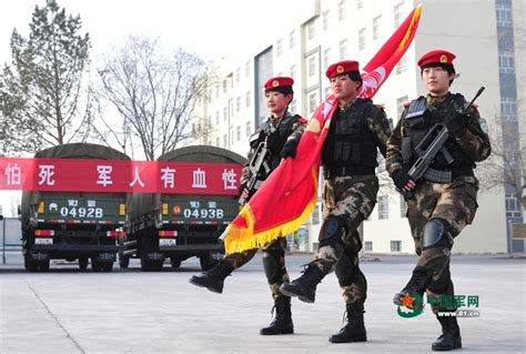 中国公安边防首支女子特勤队成立 装备精良佩戴红色贝雷帽