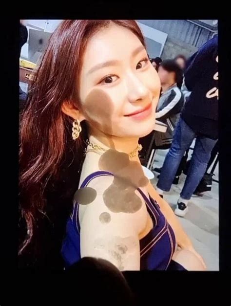 Itzy Chaeryeong Cum Tribute 2 Gay Porn XHamster