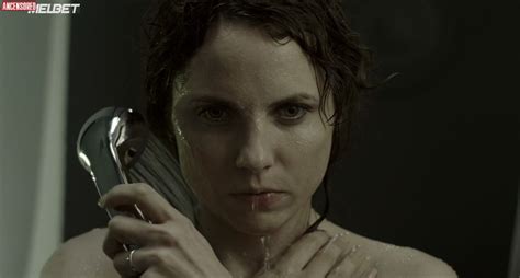 Naked Julia Kijowska In The Iron Bridge