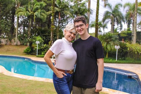 8 Hot Sexy Andrea Nobrega Bikini Pics