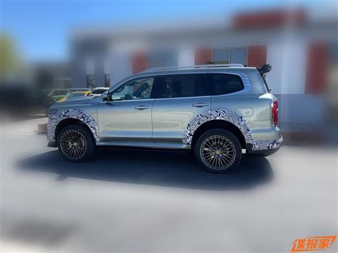 Большой рамный внедорожник Tank 500 стал еще больше похож на Land ...