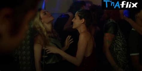 Iris Jodorowsky Lesbian Butt Scene In Entre Nous Tnaflix
