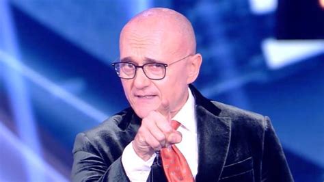 Hacker Mette Foto Hot Su Internet Della Giornalista