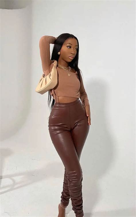 Styling Tips What To Pair With Nude Pants Shunvogue