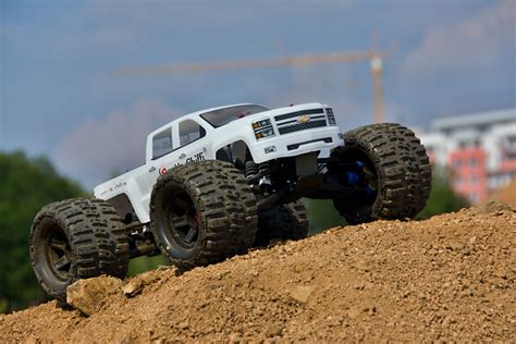 TRAXXAS E-MAXX - brushless + RPM tuning