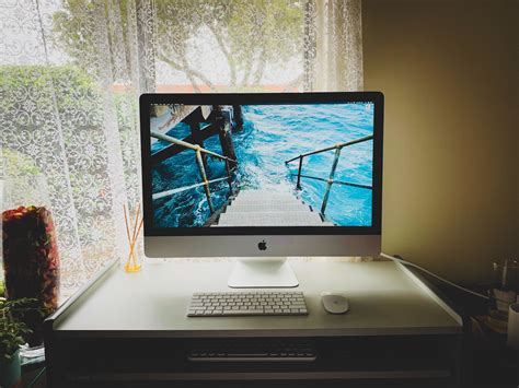 Silver Imac · Free Stock Photo