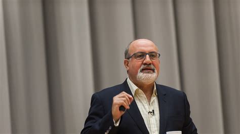 Нассим Николас Талеб: лекция в Москве «Рискуя собственной шкурой» | GQ ...