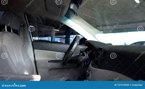 how to get your car unlocked with keys inside