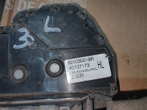 Рено Флюенс замок двери задний ЛЕВЫЙ оригинал 825030019R