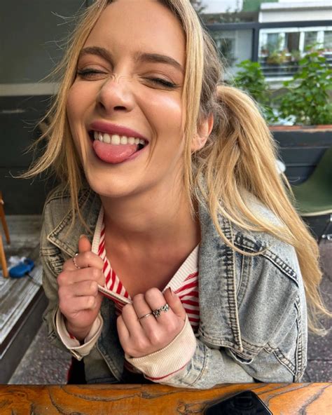 Hayal Köseoğlu Sex Porn Photos of Boobs and Butt