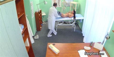 Brunette Having Fun Ih Hospital Tnaflix