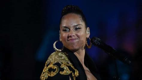 Alicia Keys Calls Out Fan Who Forcibly Grabbed And Kissed Her On Cheek During Vancouver Concert