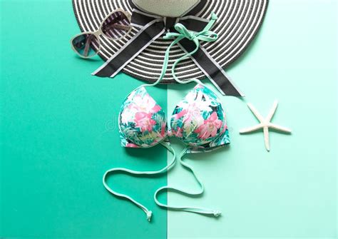 Bikini Del Costume Da Bagno Della Donna Di Modo Di Estate Mare