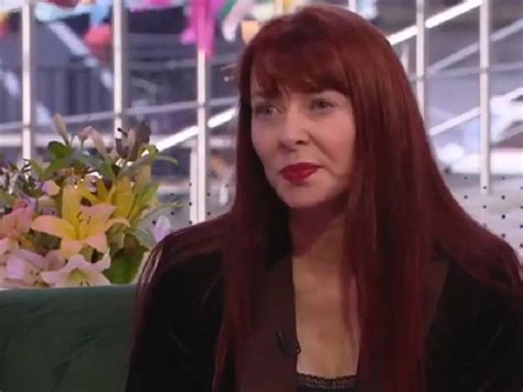 Estuvo casada 15 años su esposo le confesó que era gay y ahora su nueva pareja la dejó en la