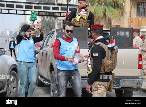 190106 Baghdad Jan 6 2019 Xinhua People Send Roses To