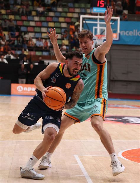 BALONCESTO COPA ESPAÑA MENORCA-LEYMA CORUÑA Nuevo escenario, mismo