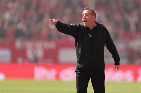 2 Bundesliga SV Wehen Wiesbaden Stellt Trainer Markus Kauczinski Frei