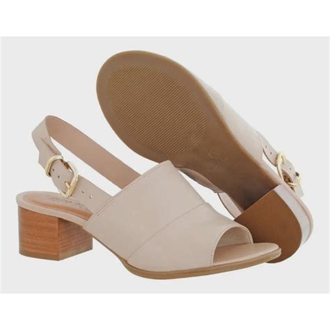 Sandália feminina flor D COURO salto madeira couro legítimo 8019 nude em Promoção na Americanas