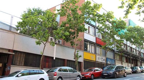 Un Barrio De Barcelona Atemorizado Por Okupas Georgianos