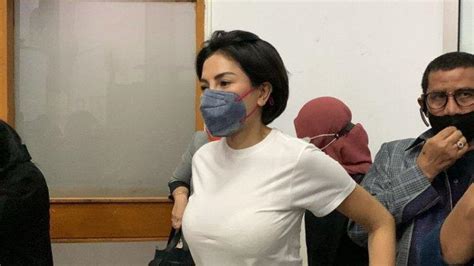 Nikita Mirzani Dilarikan Ke Rumah Sakit TribunNews