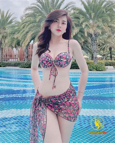 B Ch Huy N Trang M U Nh Sexy Bikini G I C M Quy N R Nh G I Xinh Nh G I P Sexy