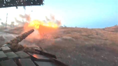 Штурм танками Т-72Б3М опорного пункта на Украине - YouTube