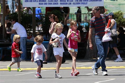 Denise Richards' Dad Takes Max, Bob, Sam And Lola To The Fair