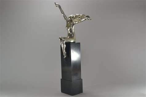 Fr Amedeo Gennarelli Rare Tall Bronze Art Deco Seated Nude With Dove Art Deco Sculptures