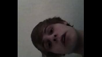 Sexy Dude Shows His Big Dick XVIDEOS