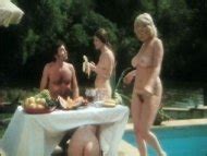 Naked Emily Reuer In Der Krankenschwestern Report