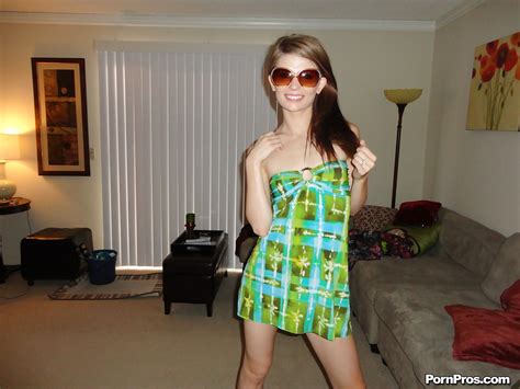 Babe In Glasses And Green Dress Sensi Pearl Never Hides Her Shaved Pussy Porn Pictures XXX