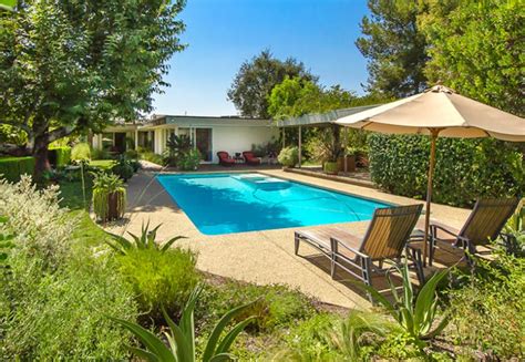 Mandy Moore House: The Pasadena Estate - Urban Splatter