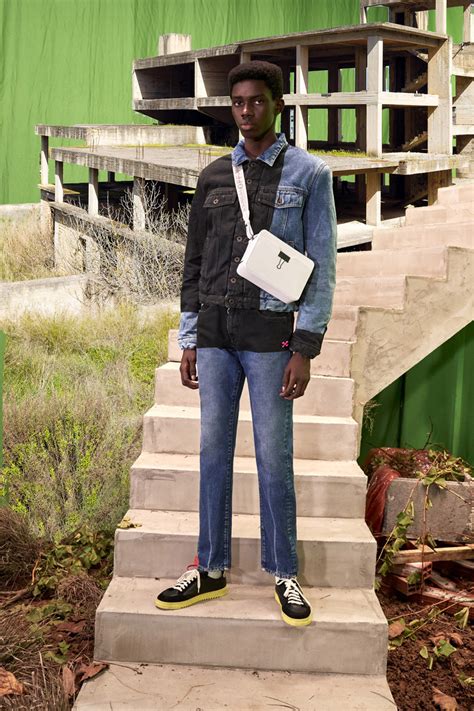 Off-White показали лукбук коллекции pre-fall 2019
