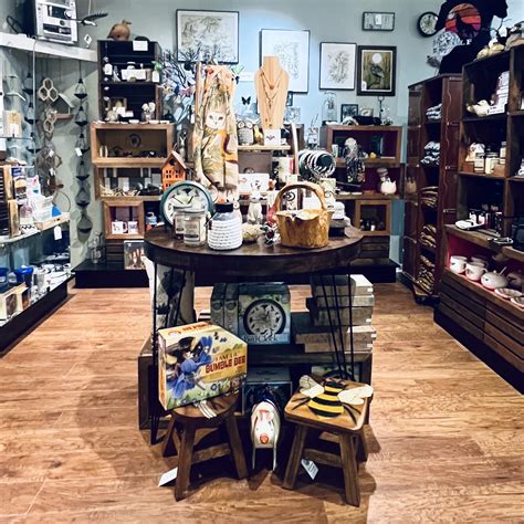 Locals are supporting the tallahassee museum fundraiser today