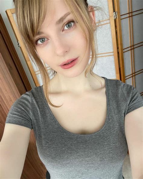 Ella Freya Is 24 Years Old And Was Born In The Netherlands She Is A