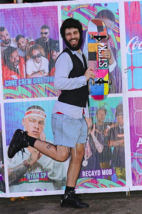 Humorista Diogo Defante Lan A Lbum Rock Debochado E Nude Na Capa Veja