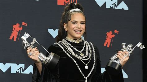 Es Rosalía una cantante latina Infobae