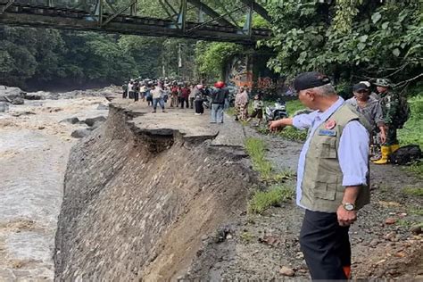 Tiga Wilayah Di Sumatera Barat Banjir 27 Orang Meninggal Ruang Kota