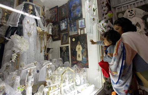 La Santa Muerte Y El Apogeo De Los Santos De Los Narcos