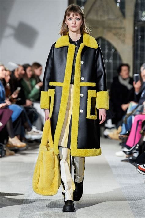 дубленки 2020 | Fashion, Coat fashion, Short leather jacket