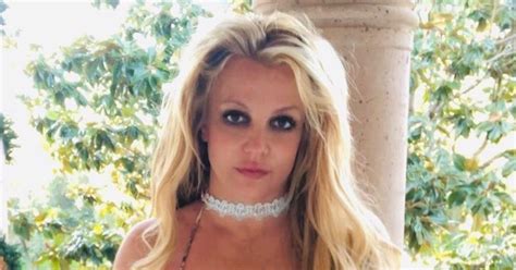 Britney Spears Pairs Snakeskin Print Bikini With Choker Necklace In New Instagram Photo