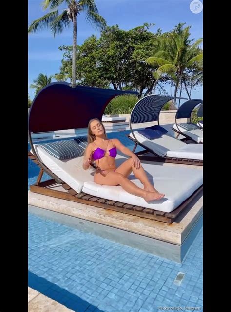 Carla Diaz De Biqu Ni Exibe Bumbum E Barriga Sarada Fotos Fotos