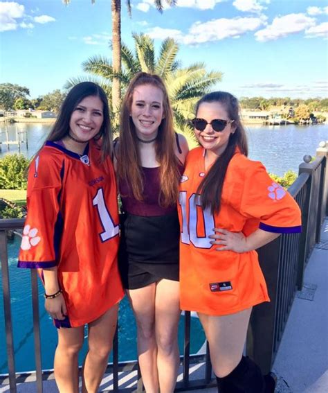 10 Adorable Gameday Outfits At Clemson University - Society19