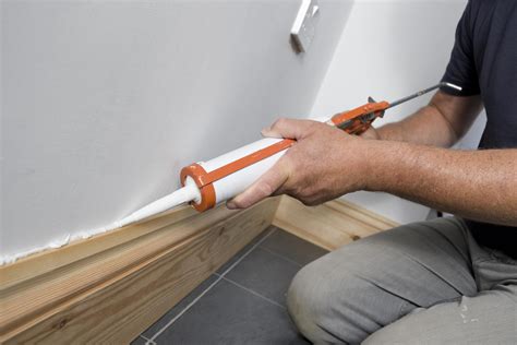 How to Caulk Baseboard Gaps