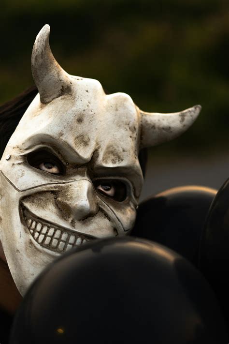 scary halloween mask for men 12