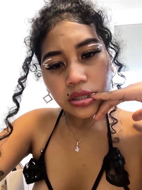 Beautiful Latina Sucks Dildo And Then Shows Off Her Hot Body Regif