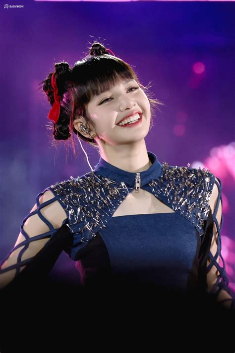 Lisa BlackPink chia sẻ lý do chưa bao giờ mặc bikini Tinmoi