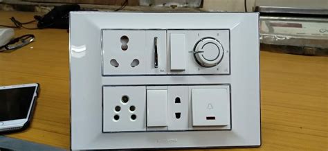 Isi Marked 2 Pin And 3 Pin Sockets Modular Socket 6a 16a 20a At Rs