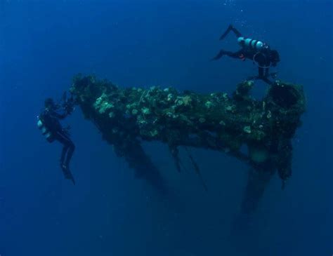 Scuba Diving In Bikini Atoll Scrolller