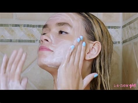 Jolie Blonde Prend Une Douche Sexy Xvideos